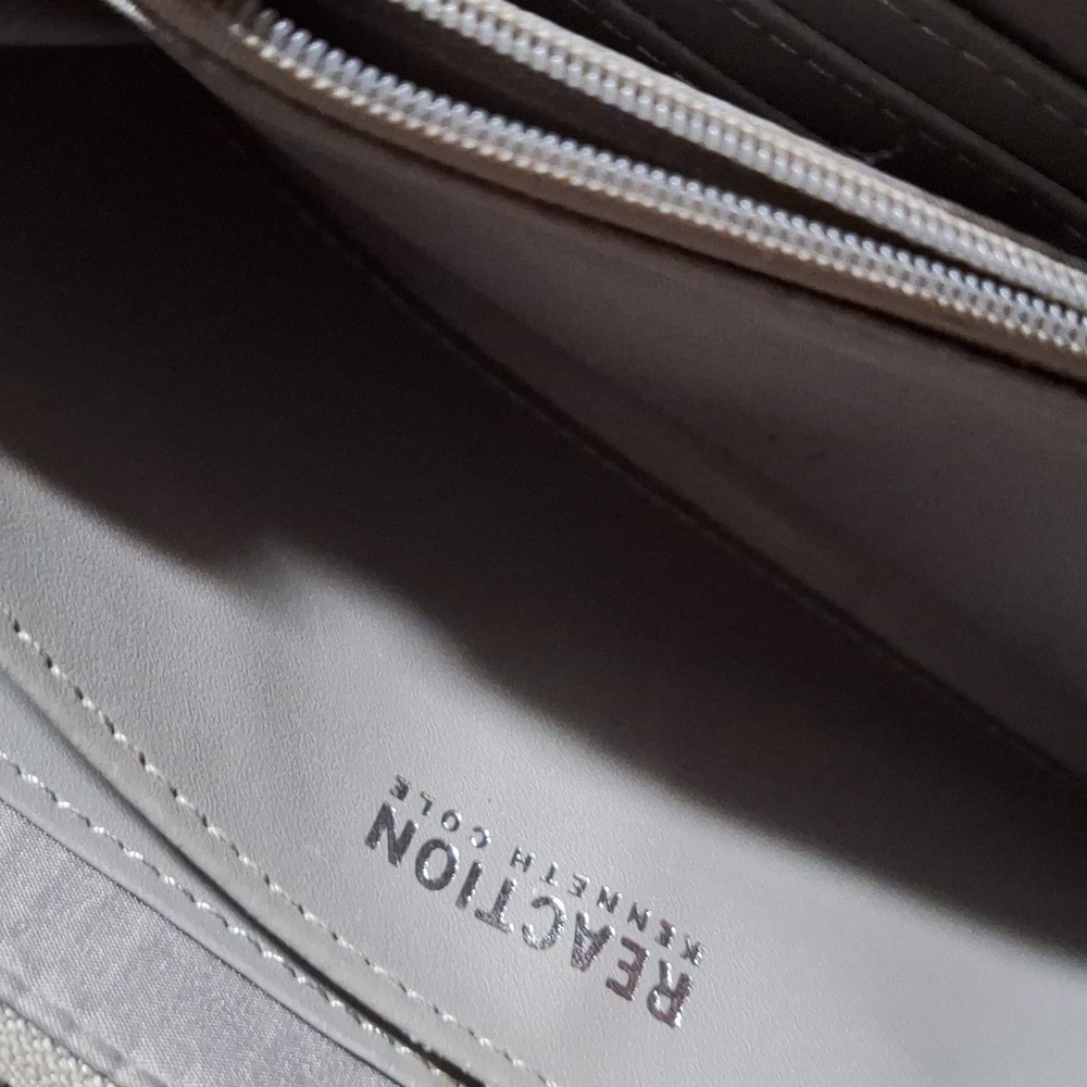 Purse - Picture 4 of 8